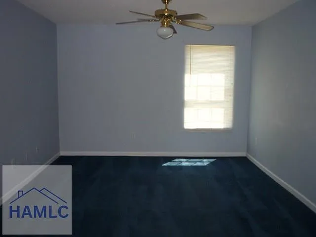 2 bed, 1.0 bath, 900 sqft, $1,050 — Photo 2