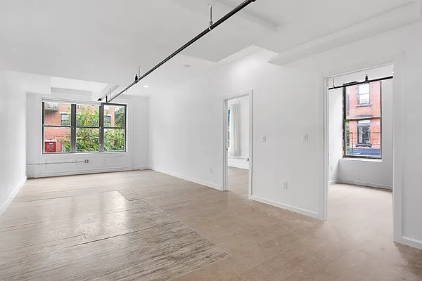 Rented by Safdie Realty Group | media 20