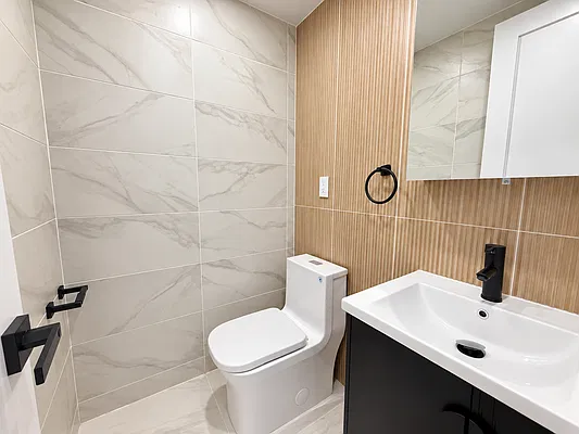 Bathroom, photo 2