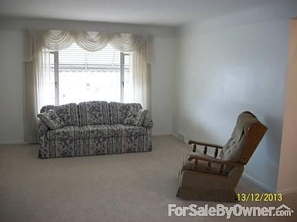 2nd image of 1809 Gardenia Ave APT 6