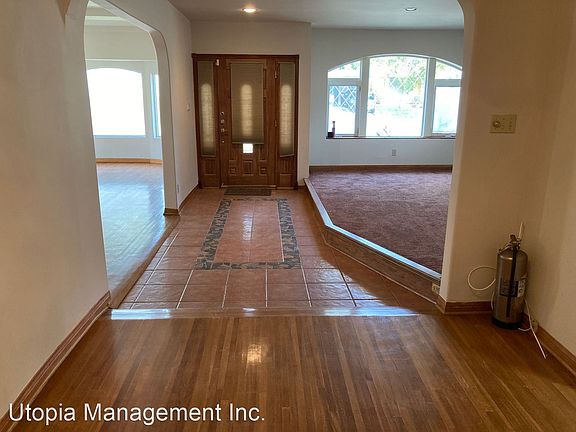 3rd image of 222 W 64th Pl