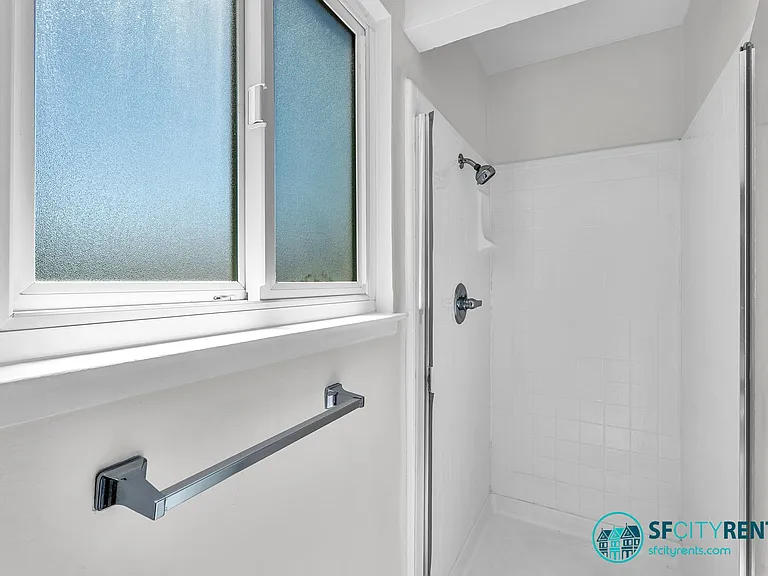 1540 Hudson St #302 — Photo 16
