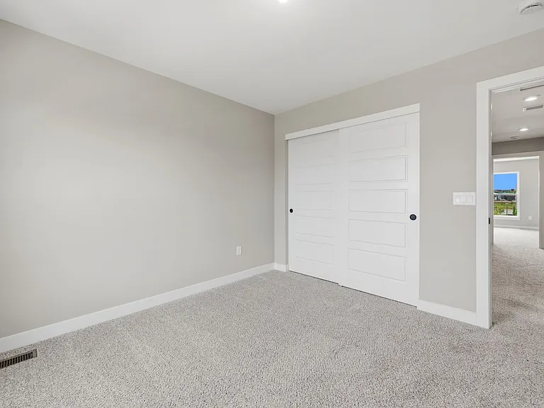 16545 Yellowwood Dr — Photo 31