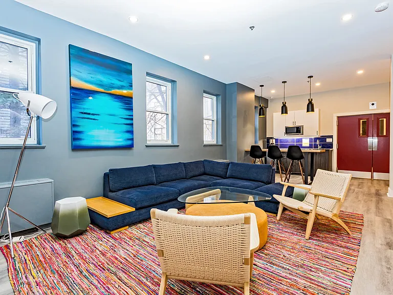 330 McLeod St — Photo 4