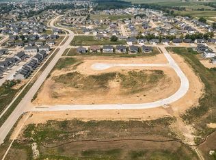 1821 Green Oak Ct, Tiffin, IA 52340