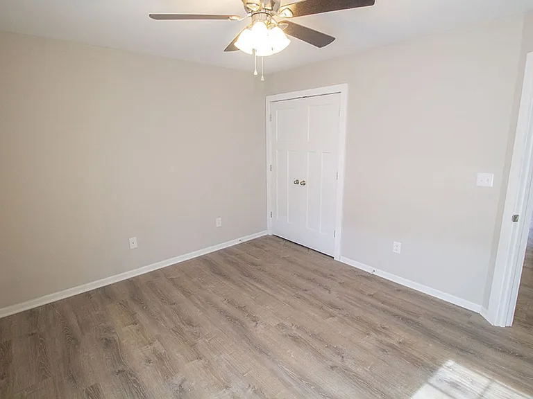 1401-1403 Bodie Dr — Photo 52
