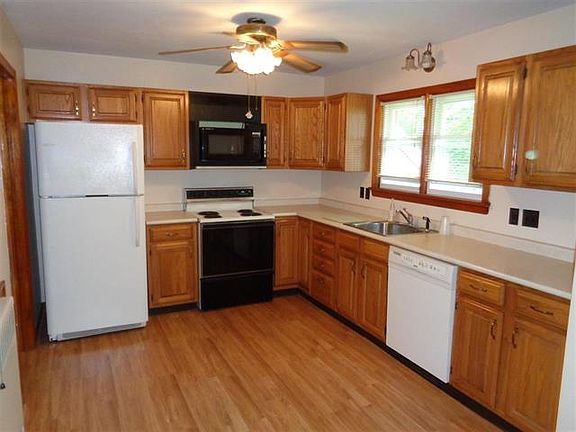 4th image of 30 Bosher Dr