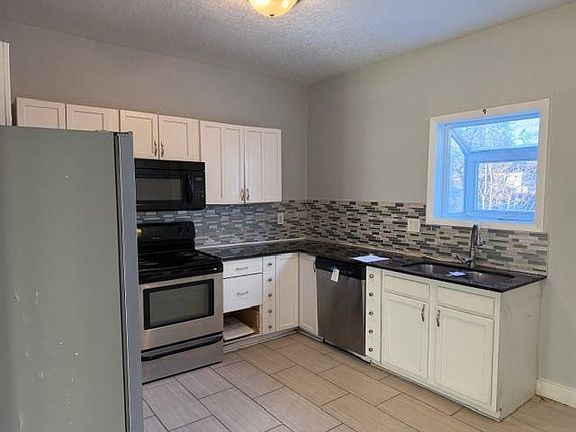 5th image of 468 Bellows St