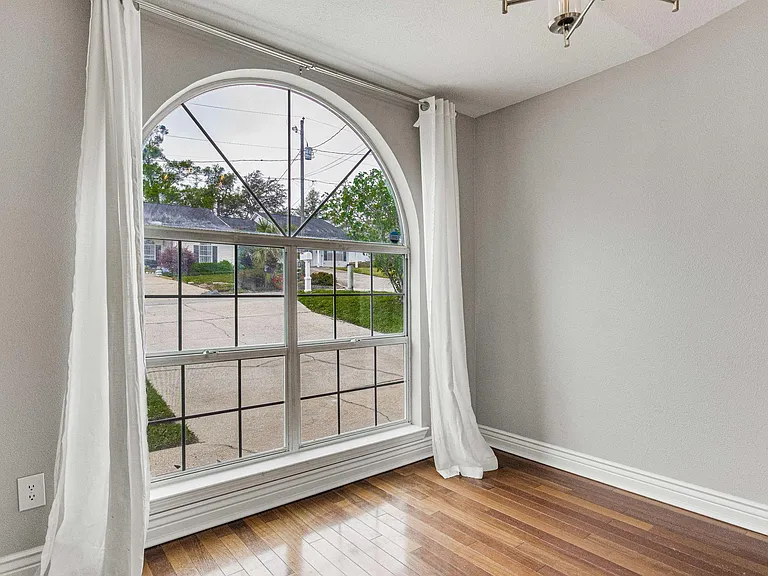 3420 Riverside Dr — Photo 22