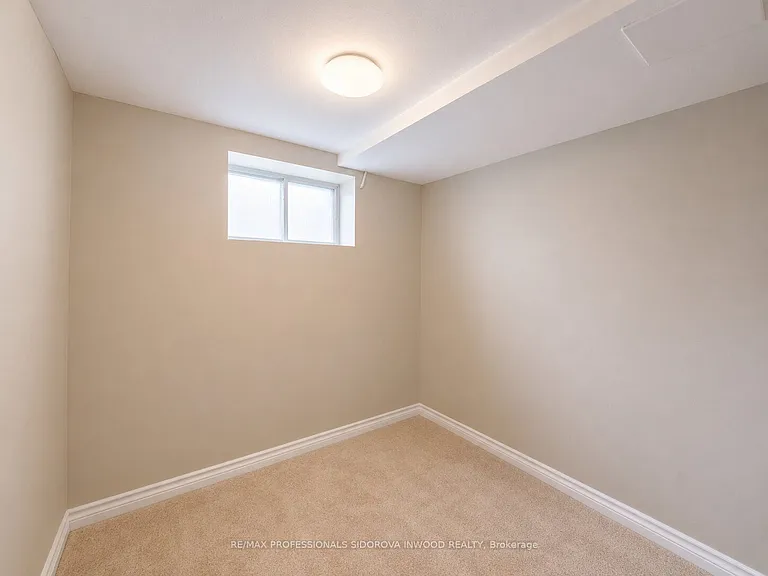 112 Clendenan Ave — Photo 15