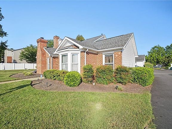 3rd image of 22 Williamsburg Dr