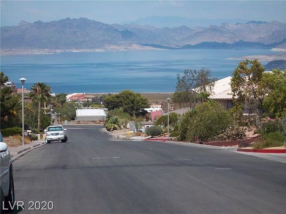 3rd image of 812 Marina Dr