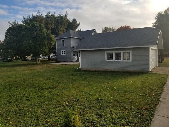 3rd image of 695 Hollander St