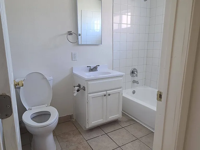 9553 Compton Ave #3 — Photo 2