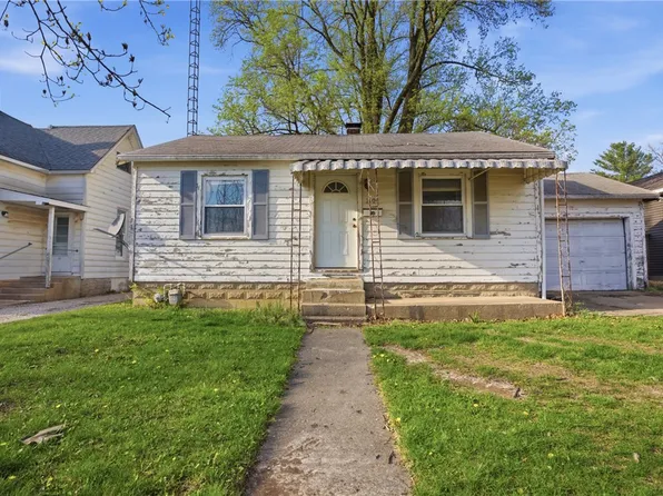 1104 Marshall Ave, Mattoon, IL 61938