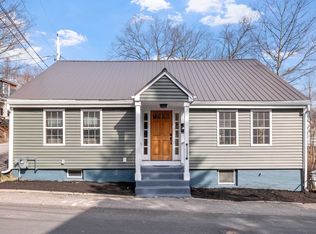 27 Chestnut St, Tilton, NH 03276