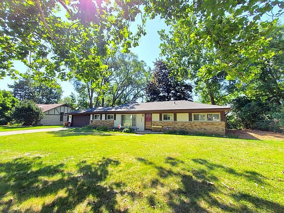 3rd image of 7458 Cornwall Ct