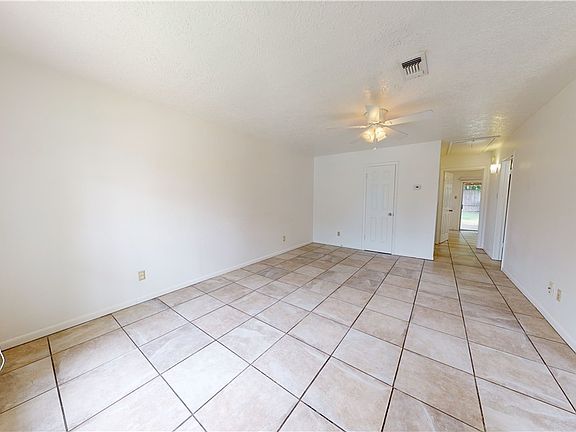 2nd image of 809 Llano Pl