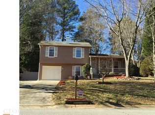 724 Old Manor Rd, Lilburn, GA 30047