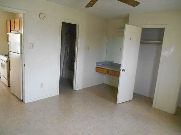 4th image of 2515 Bermuda Dr APT A