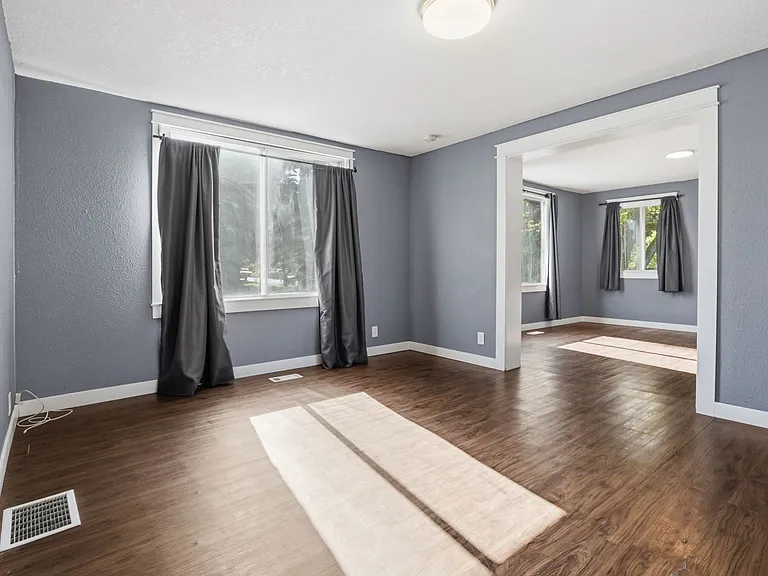 215 E Sherman St #1 — Photo 15