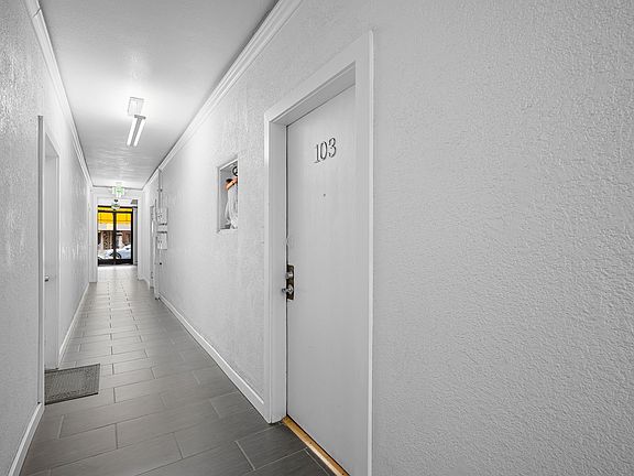 3rd image of 131 S Jackson St APT 103