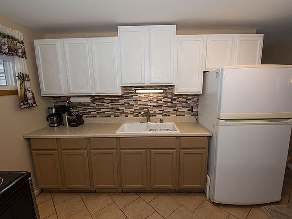 4th image of 329 Preston Dr