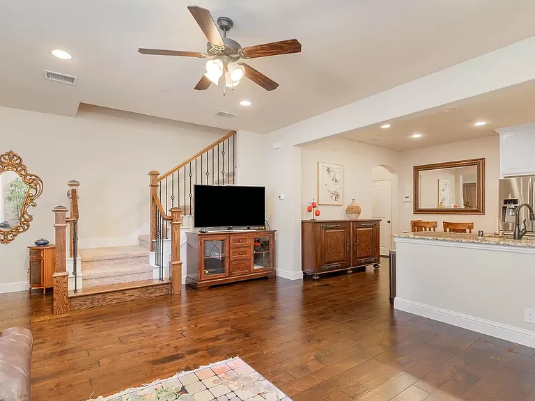 4654C Rhett Ln — Photo 5