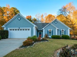 1915 Davis Dr, Cumming, GA 30041