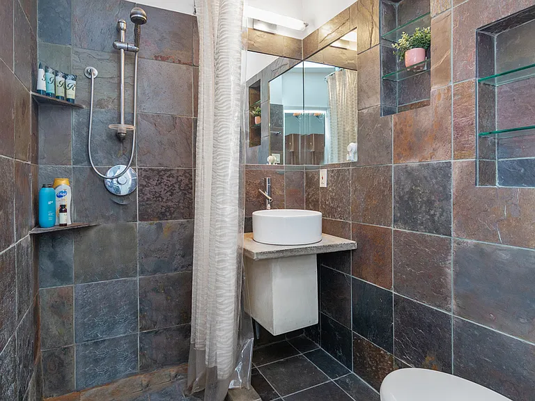 235 E 54th St #2D — Photo 7