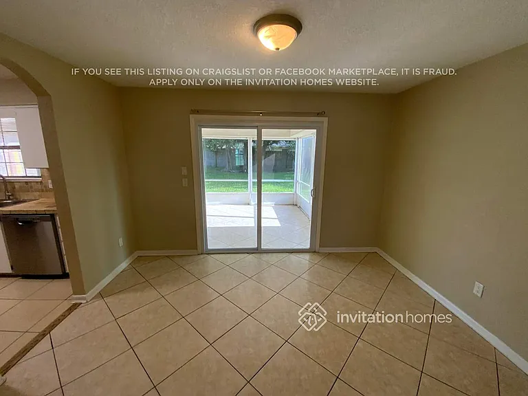 885 Rayston St — Photo 5