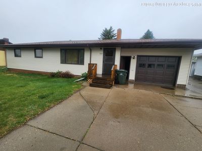522 6th Ave NE, Hazen, ND, 58545