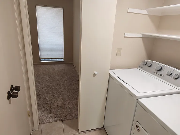 613 Edgebrook Ct — Photo 26