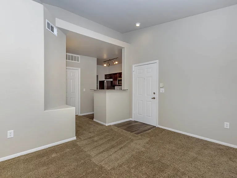 Renovated 1b1 683 SQFT 1 Bed 1 Bath