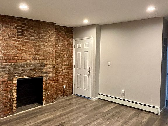 3rd image of 139 Grand St Floor 2