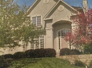 9429 Redbud Ln, Lenexa, KS 66220