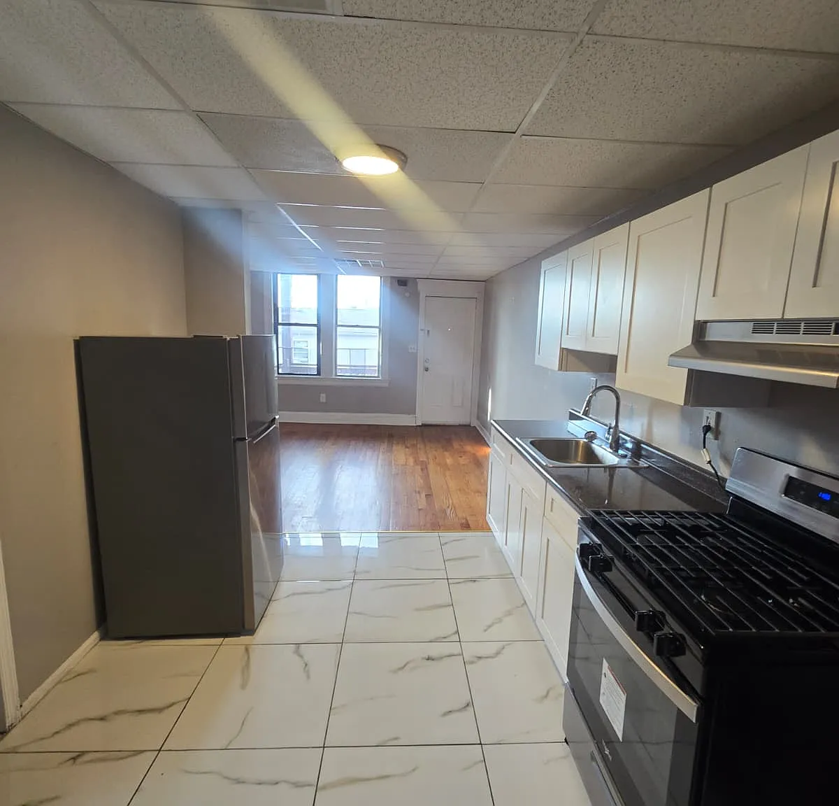 3 bed, $2,250 — Photo 2