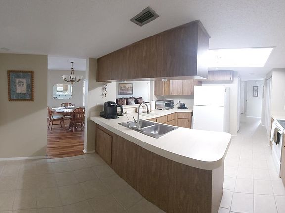 5th image of 3993 Staysail Ln #401