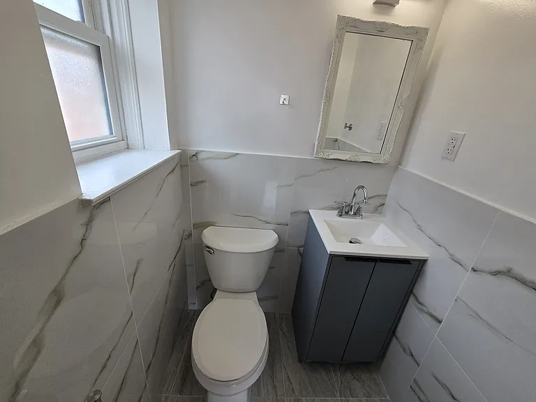 2515 Hone Ave #3 — Photo 8