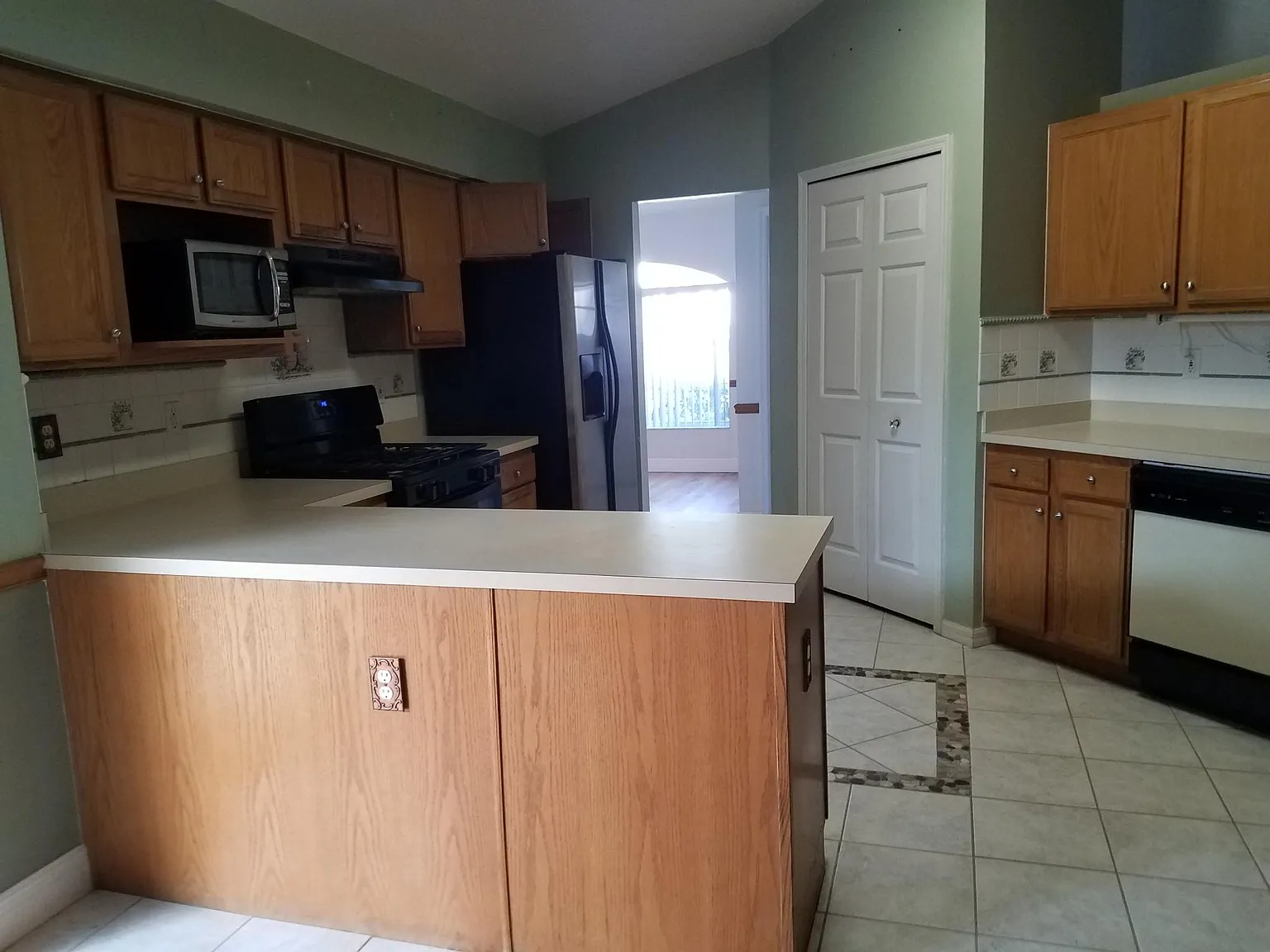 744 Meadow Park Drive — Photo 4