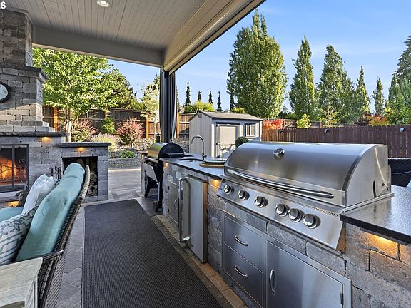3rd image of 4113 NE 132nd Cir