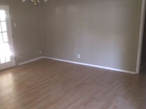 4th image of 626 Karen Ln
