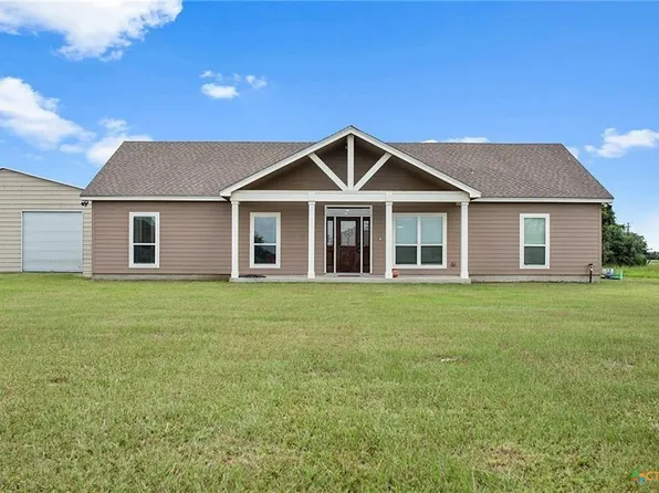 50 E Dewberry Ln, Seadrift, TX 77983