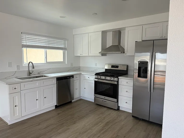 4410 Highland Ave #B — Photo 8