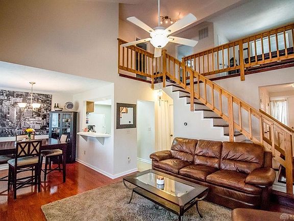 3rd image of 1093 Bay Harbour Cir