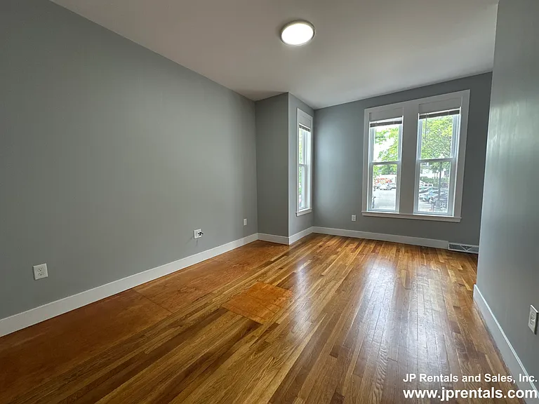 512 Centre St #1 — Photo 6