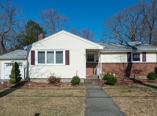 900 Summer St, Lynnfield, MA 01940