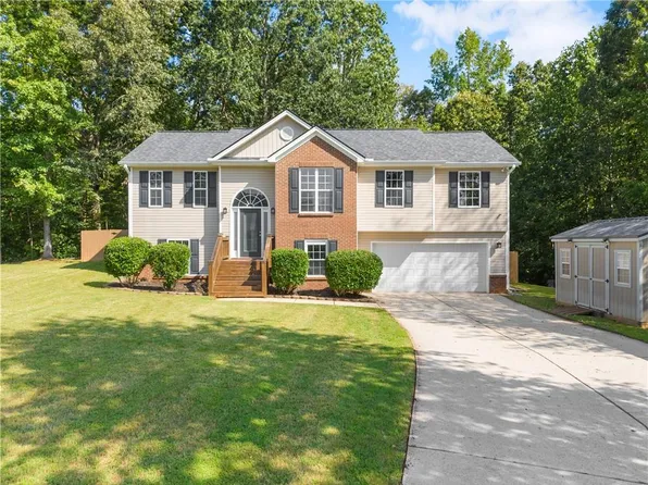 845 Brandon Dr, Winder, GA 30680