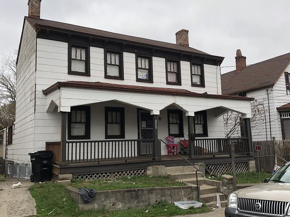 2nd image of 1231 Dewey Ave