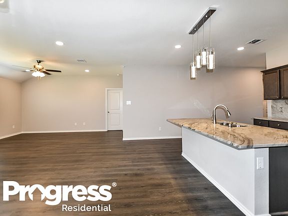 5th image of 917 Basswood Ln